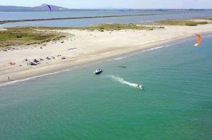 Kitesurf sur la plage des Aresquiers à Frontignan Plage
